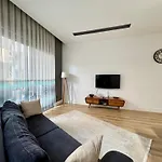 Apartment C Lounge Cleopatra Premium *