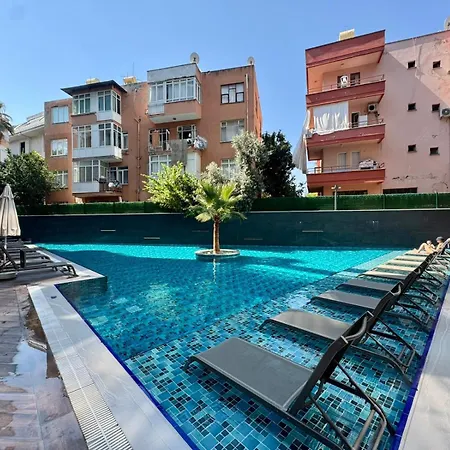 C Lounge Cleopatra Premium *